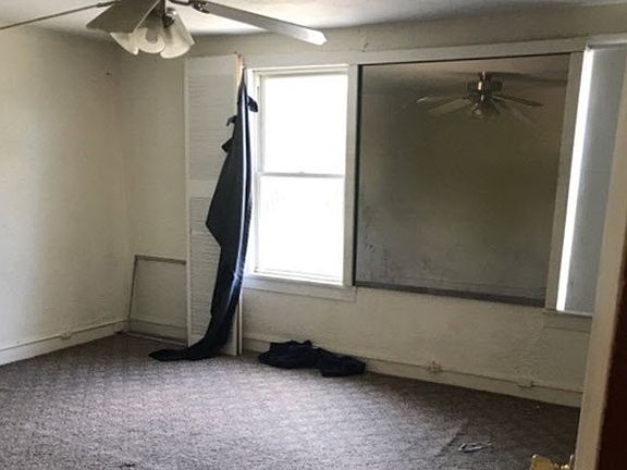4th image of 316 Douglas St