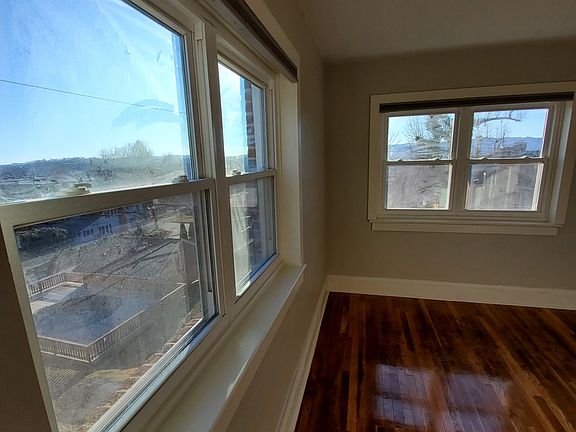 3rd image of 606 6th St #104