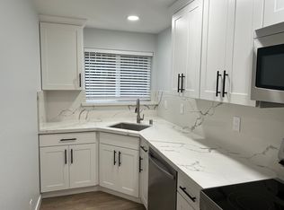 19215 15th Ave NE #4, Seattle, WA 98155