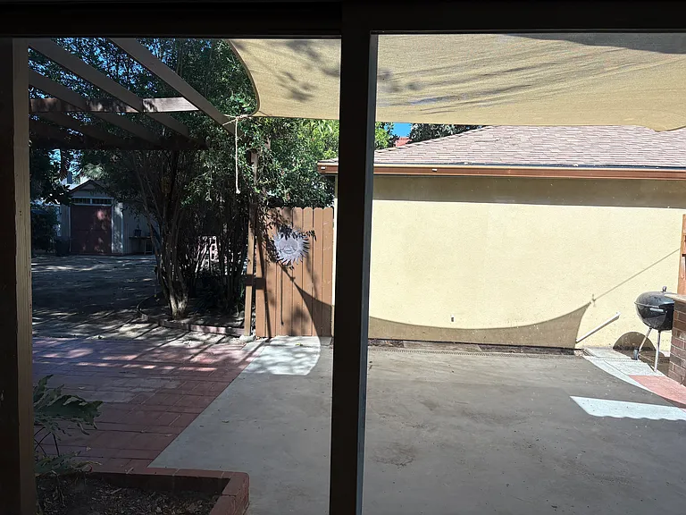 6601 N Louise Ave — Photo 15