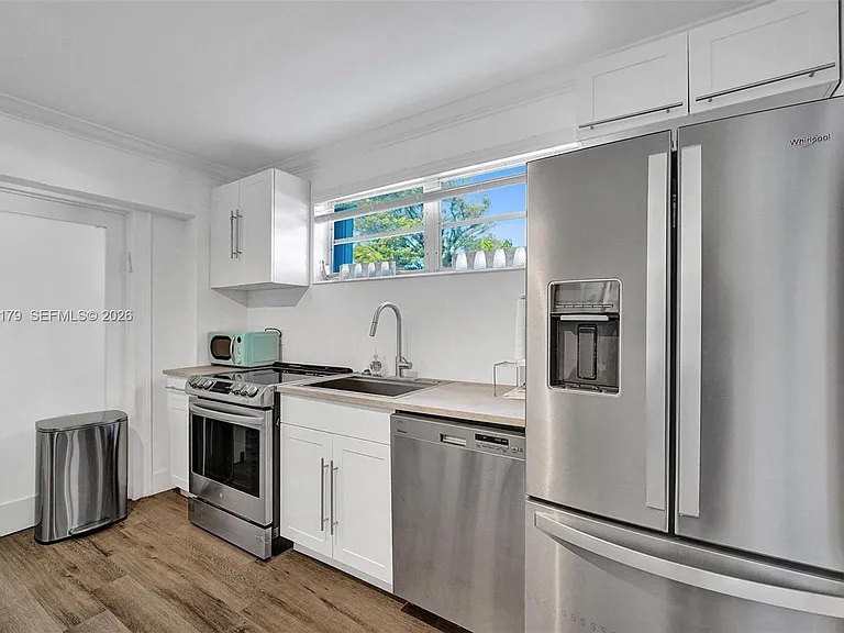 9072 Froude Ave — Photo 18