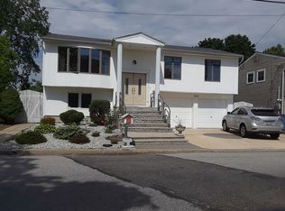 2546 Island Channel Rd, Seaford, NY 11783