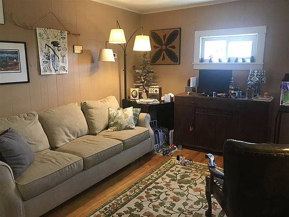 4th image of 601 W Edwards Ave