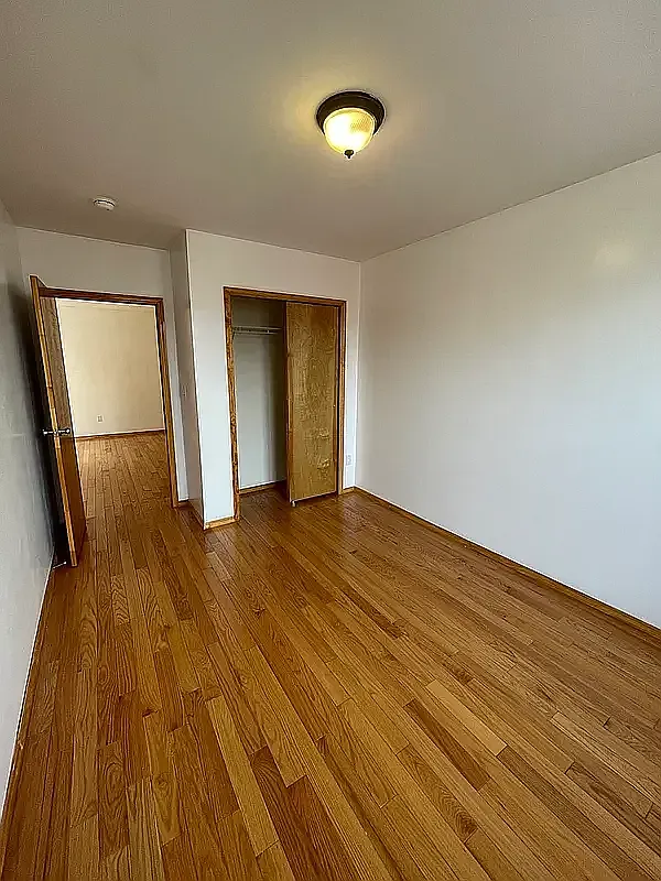 528 40th Street — Photo 4