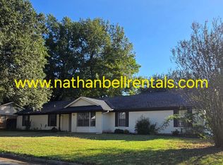 695 32nd St SE, Paris, TX 75460