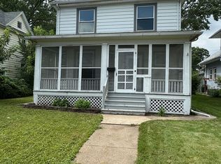 2214 Iowa St, Davenport, IA 52803