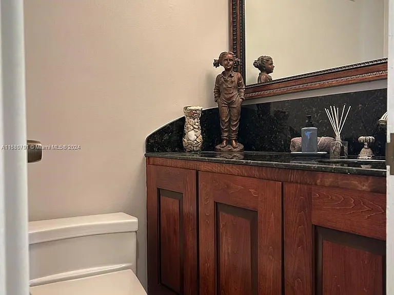 100 Lincoln Rd #608 — Photo 10