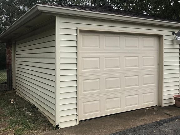 4th image of 625 Gibson Dr