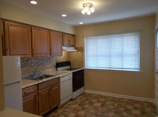 810 Blooming Grove Tpke APT 1, New Windsor, NY 12553