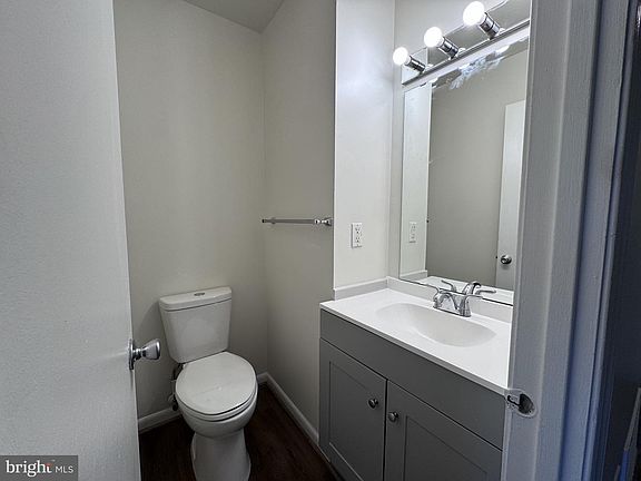 5th image of 12335 Woodlawn Ct