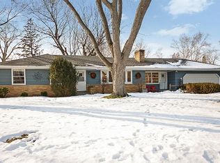 9860 Dellridge Rd, Bloomington, MN 55425