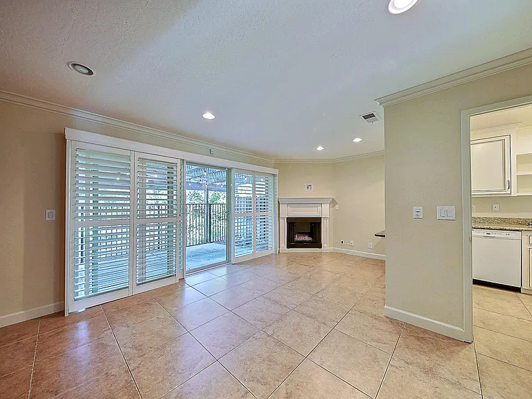 1872 Cannon Dr — Photo 13