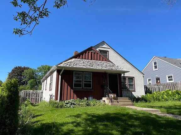 4th image of 1675 Hyacinth Ave E