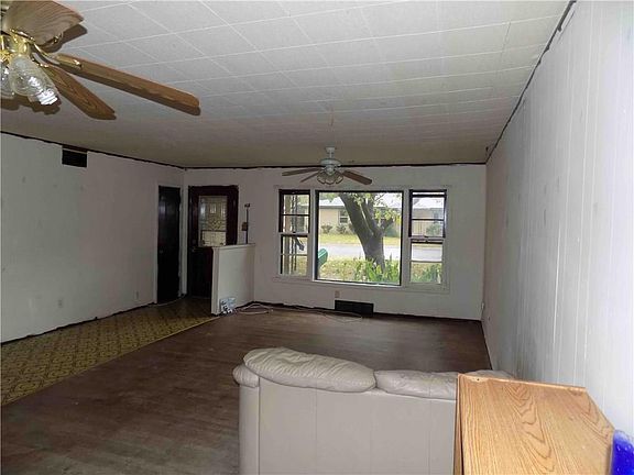 5th image of 3816 Scranton Dr