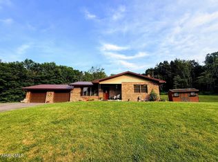 636 Kanouff Rd, New Paris, PA 15554