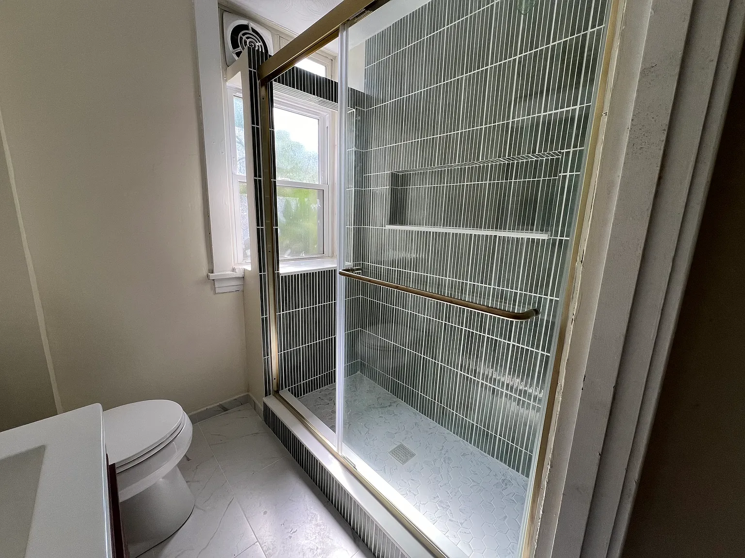 3 bed, $2,250 — Photo 1