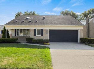 28550 Malvina Dr, Warren, MI 48088