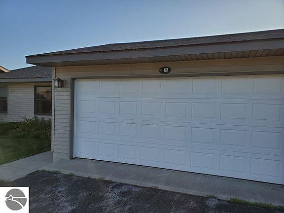 3rd image of 5275 Gray Rd APT 12