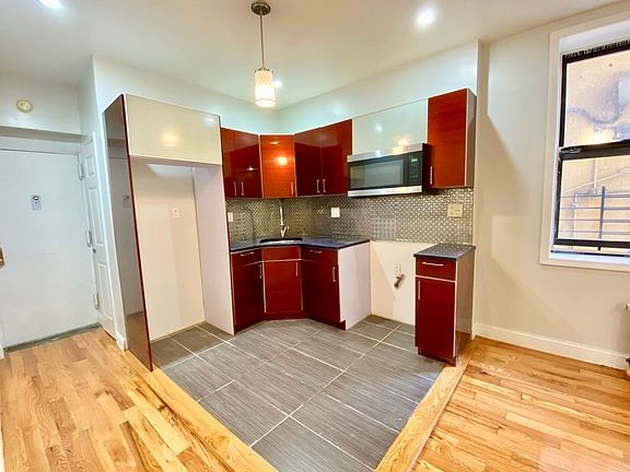 3rd image of 1715 Caton Ave #C1