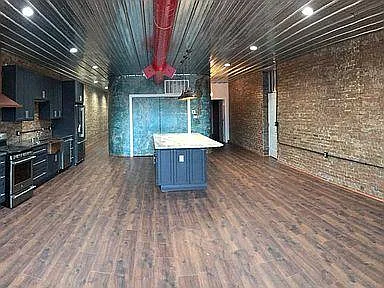 345 Lincoln Way W — Photo 3