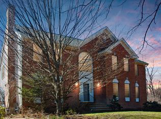 28 Robinson Rd, Westford, MA 01886