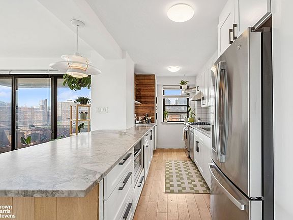 5th image of 264 Broadway APT C1107