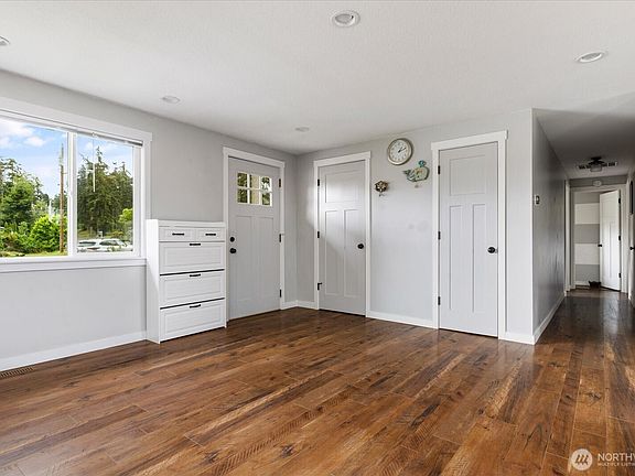 3rd image of 2604 Olympic Drive