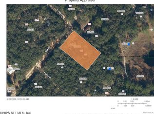 151 Oak Cir, Interlachen, FL 32148