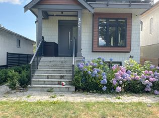 2836 E 16th Ave #201, Vancouver, BC V5M2M1