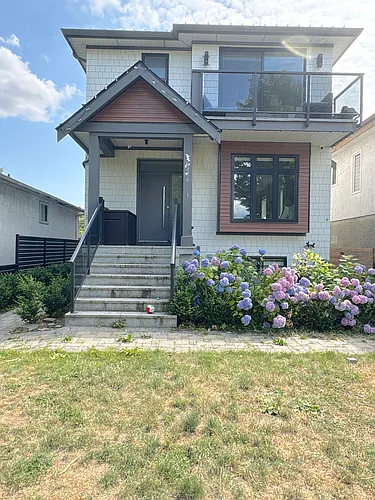 2836 E 16th Ave #201 Photo 1