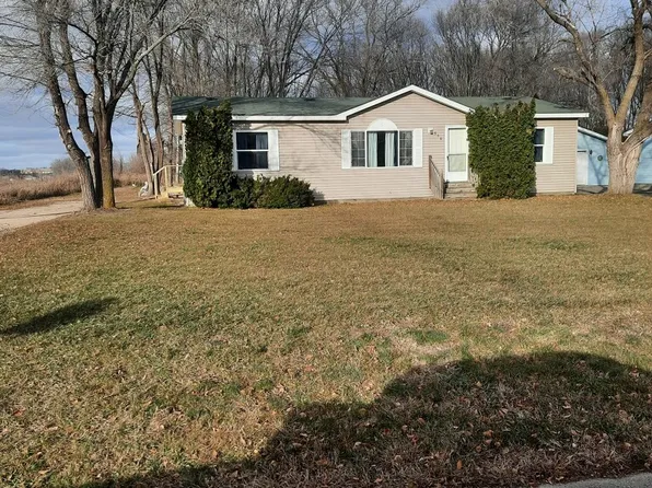 516 W 7th St, Litchfield, MN 55355