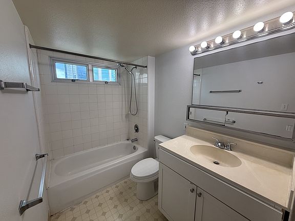 5th image of 1133 Waimanu St APT 1610