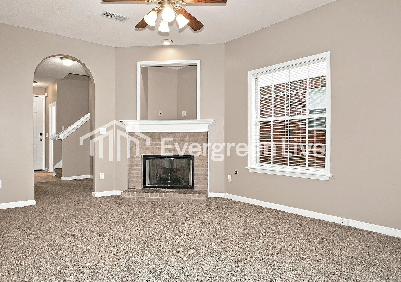 3 bed, 2.0 bath, 1663 sqft, $1,595 — Photo 3
