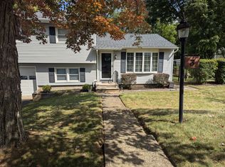 3 Golf Course Rd, Succasunna, NJ 07876