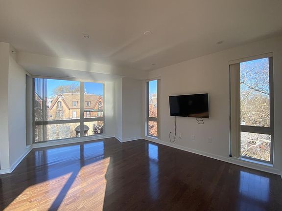 3rd image of 4610 Cedar Ave APT 301