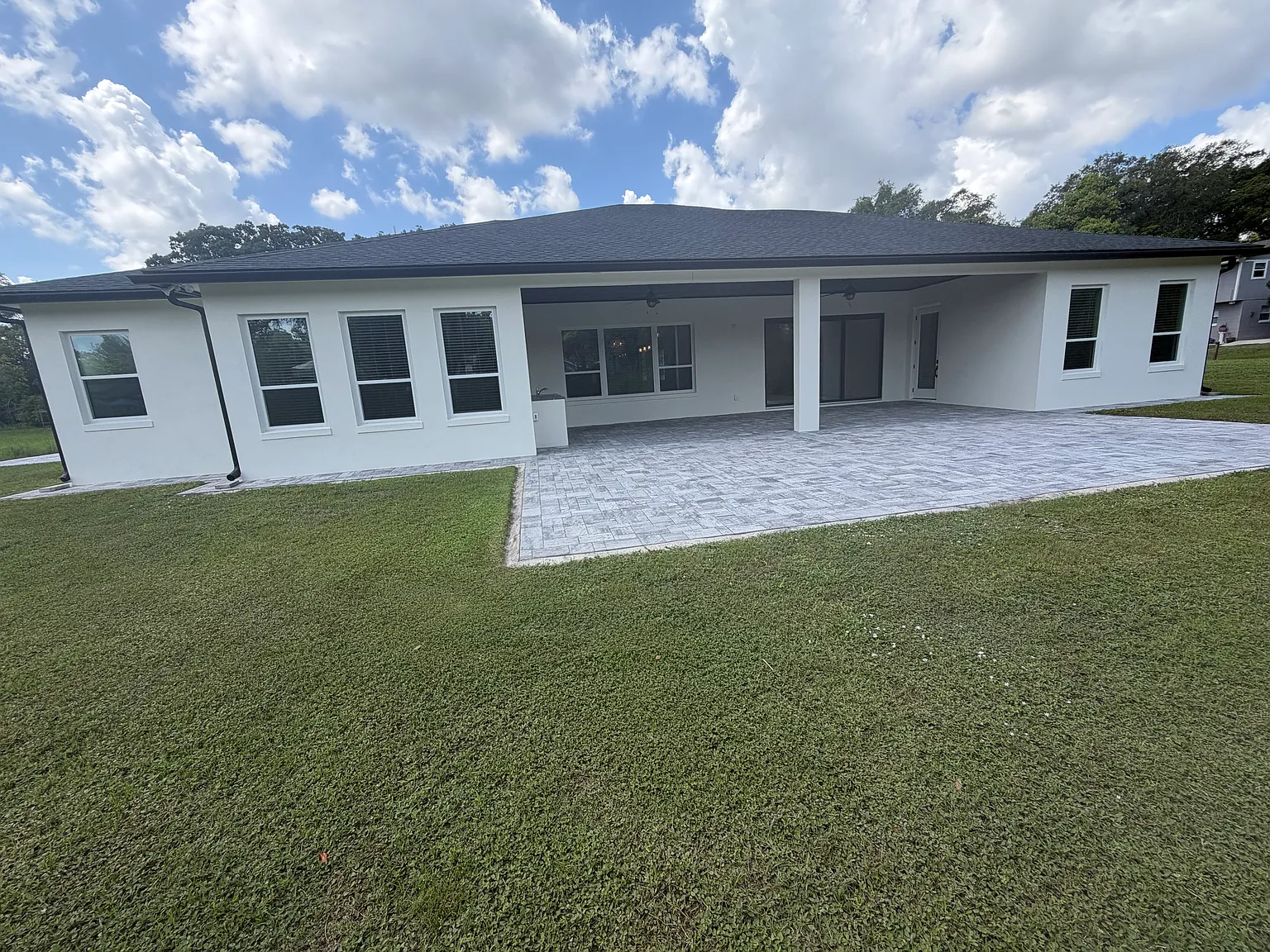 4 bed, 3.5 bath, 3000 sqft, $3,950 — Photo 2