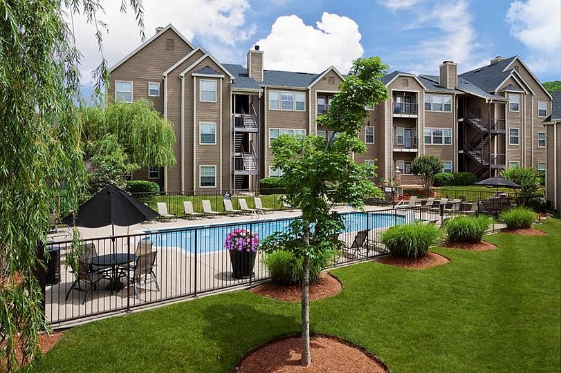 2nd image of 11303 Crowne Brook Cir