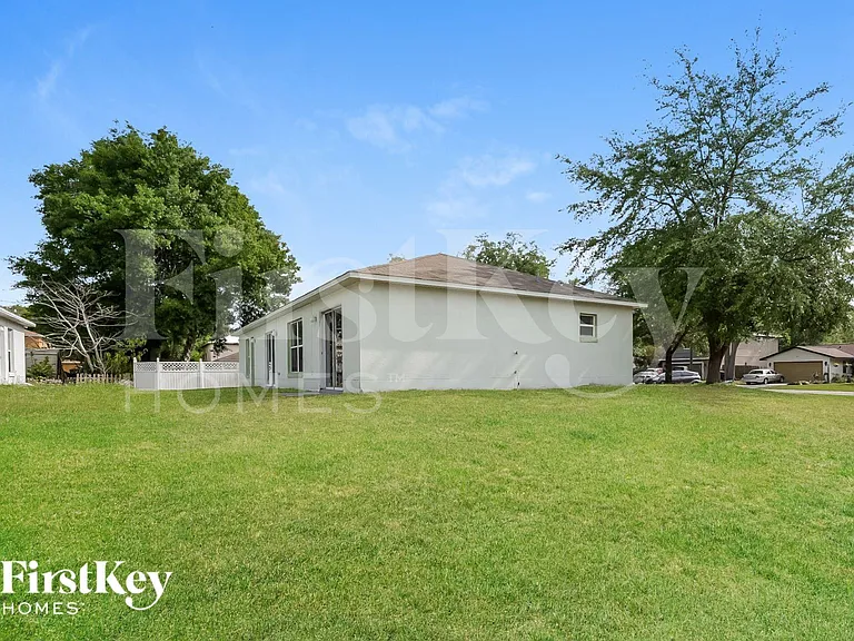 1031 Heron Ct — Photo 15