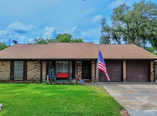 632 Northridge St, Angleton, TX 77515