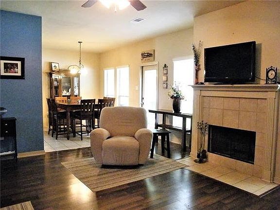 4th image of 196 Autumn Woods Dr