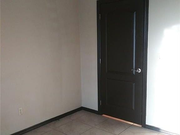 5th image of 611 S Mina De Oro St
