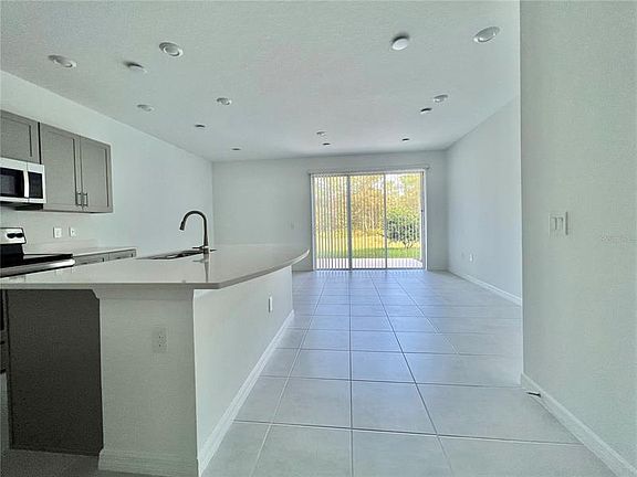 5th image of 3619 Davenport Creek Ct