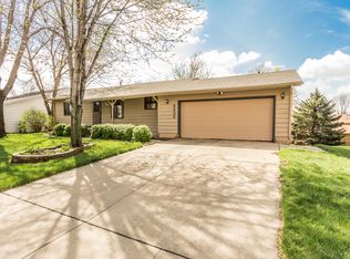 4605 E Fernwood Dr, Sioux Falls, SD 57110