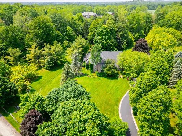 27 Blackberry Pl, Hamilton, ON L0R 1H2