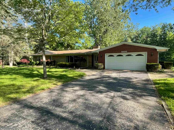 1600 Ash St, Carleton, MI 48117