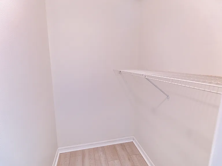 2119 Shady Oaks Dr — Photo 12