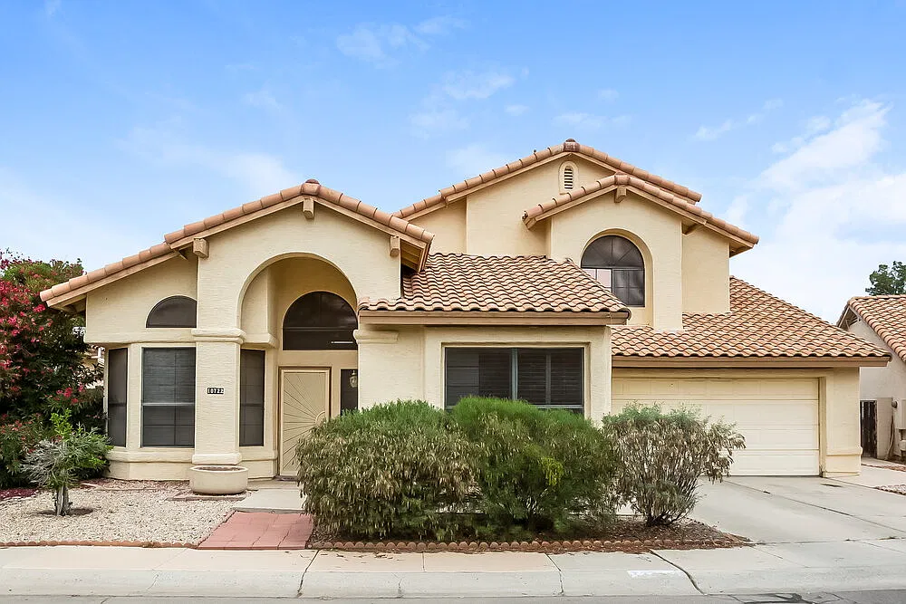 3 bed, 3.0 bath, 2254 sqft, $2,040 — Photo 1