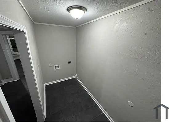 1490 Hugenot St — Photo 15