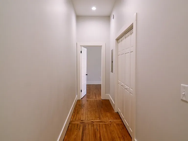 218 E Shotwell St #2 — Photo 9