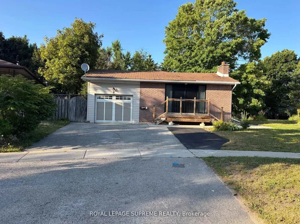 8 Redwood Ct, Barrie, ON L4M 5G7